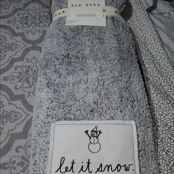 SOLD!!!  Rae Dunn Sherpa throw - Picture 2 of 4